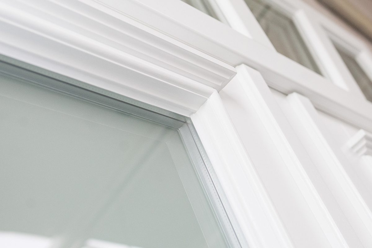 Holzhaustür mit Glasfüllung