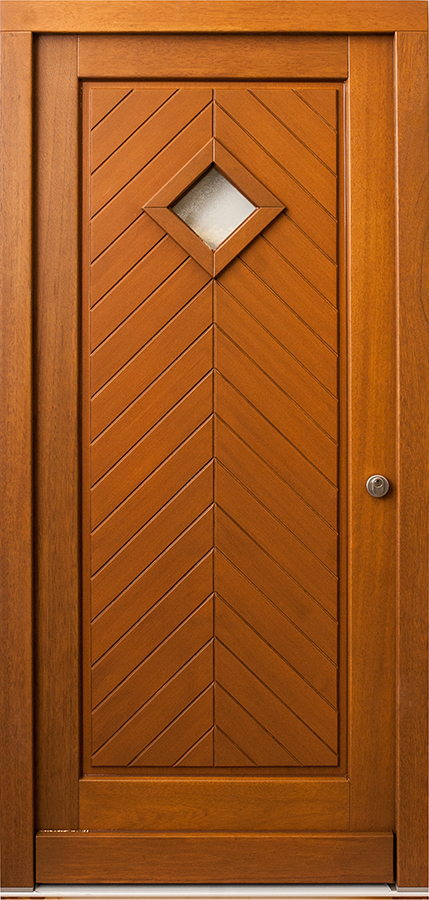 Holzhaustür mit Rosettenschutz