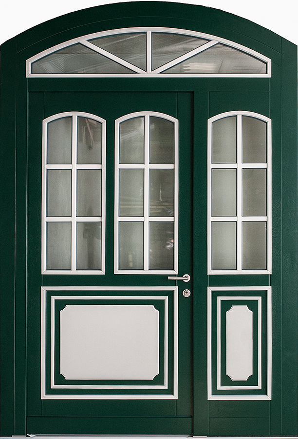 Holzhaustür in Grün mit Glasfüllung