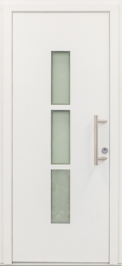 Weiße Holz-Aluminium Haustür mit Stoßgriff