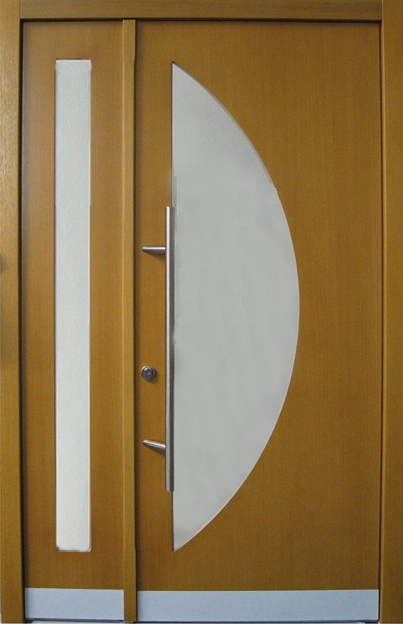 Holz-Haustür mit Seitenteil, Stoßblech und Stoßgriff